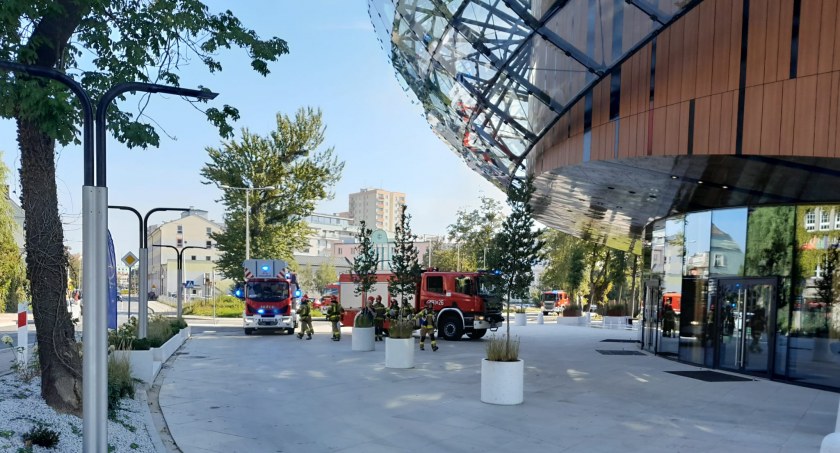 Strażacy ćwiczą w Cavatina Hall [FOTO]