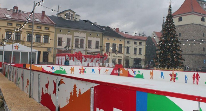 Czy na żywieckim Rynku pojawi się lodowisko? Mieszkańcy mają głos