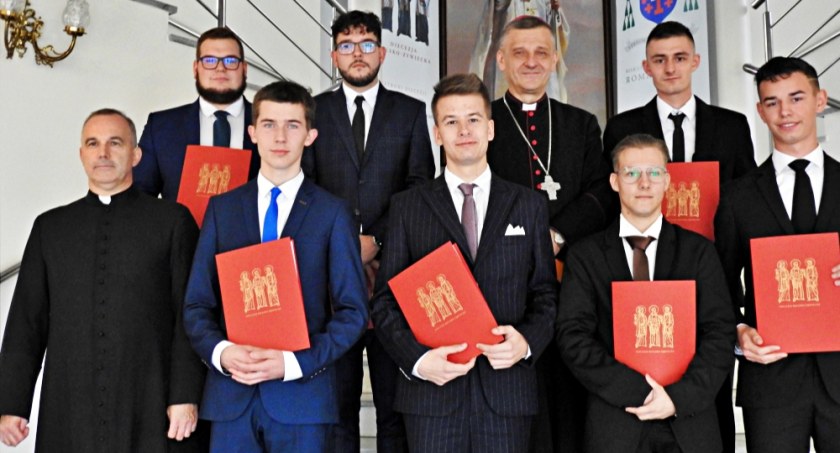 Siedem osób z Diecezji Bielsko-Żywieckiej rozpocznie naukę w seminarium duchownym