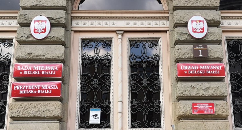 Bielscy urzędnicy dostaną podwyżki w związku z inflacją