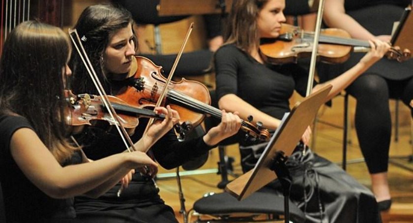 Planuj weekend w Beskidach: Otwarte koszary, Dzień Seniora, teatralne emocje