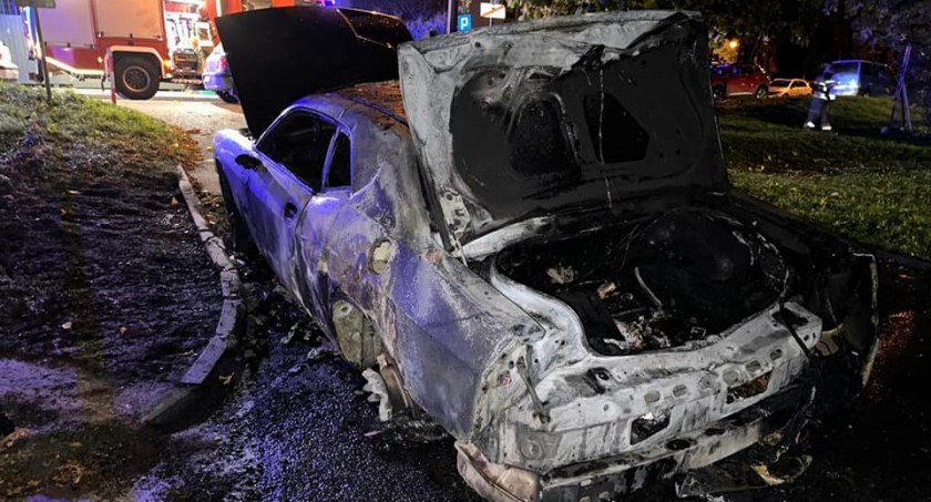 Właściciel spalonego dodgea oferuje 10 tys. zł za pomoc w ustaleniu sprawcy