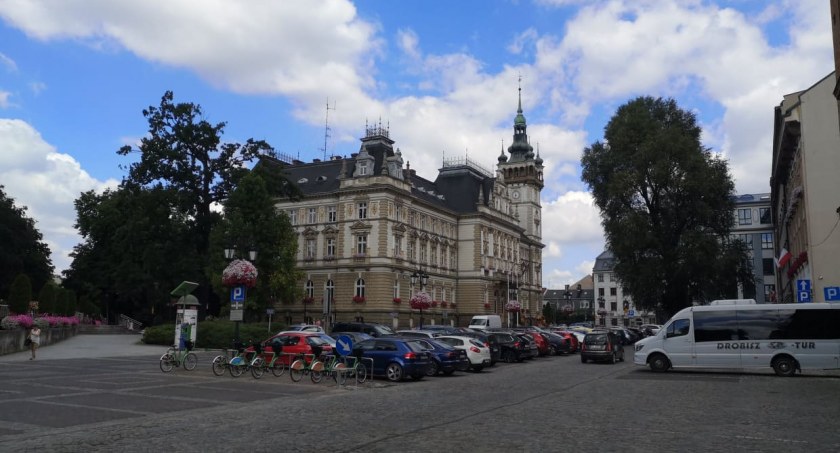Wielu kierowców nie wie jeszcze o tej opłacie parkingowej