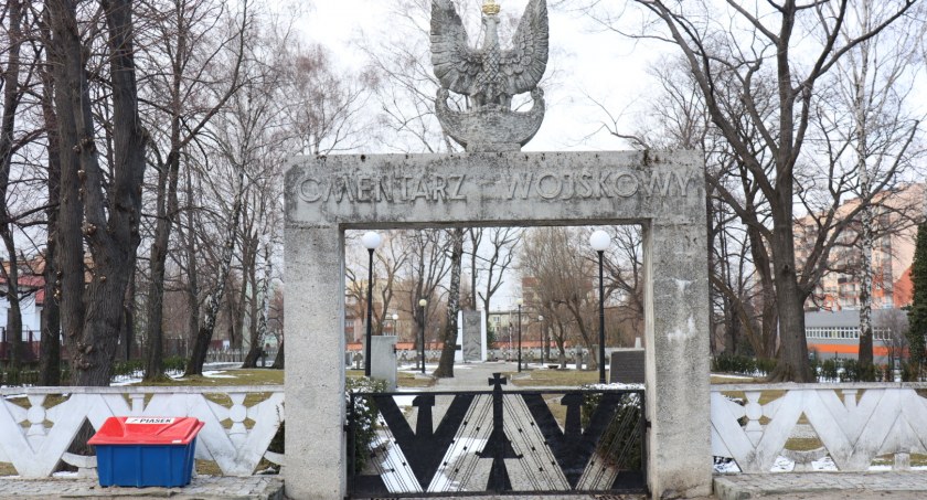 Cmenatrze wojskowe i wojenne na terenie Bielska-Białej