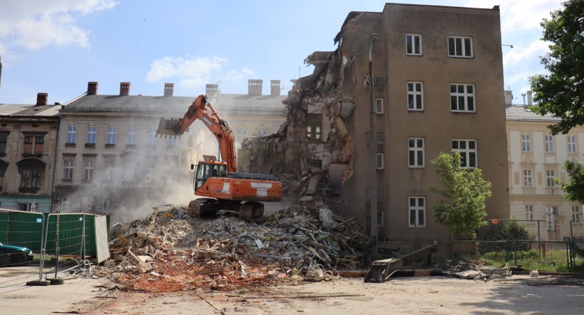 Postawiono zarzuty w sprawie wyburzenia zabytkowej kamienicy na Cyniarskiej