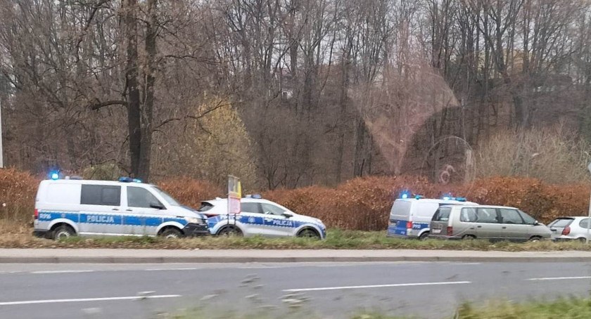 Policyjne działania na ulicy Kustronia. Zatrzymano podejrzanych o kradzież paliwa