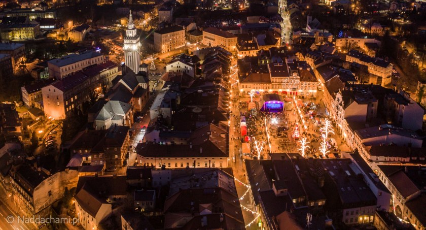 Finał WOŚP 2023 w Bielsku-Białej | Koncerty i światełko do nieba na Rynku