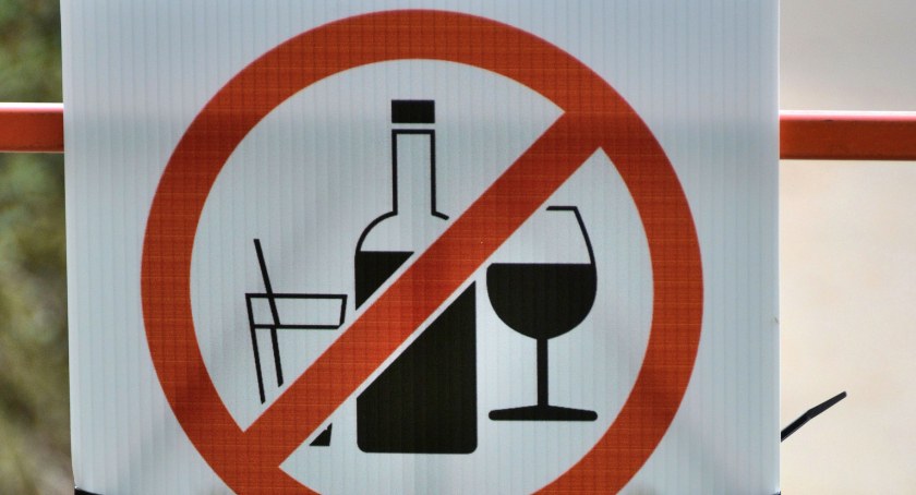 Radni przyjęli zakaz sprzedaży alkoholu w nocy na Górnym Przedmieściu