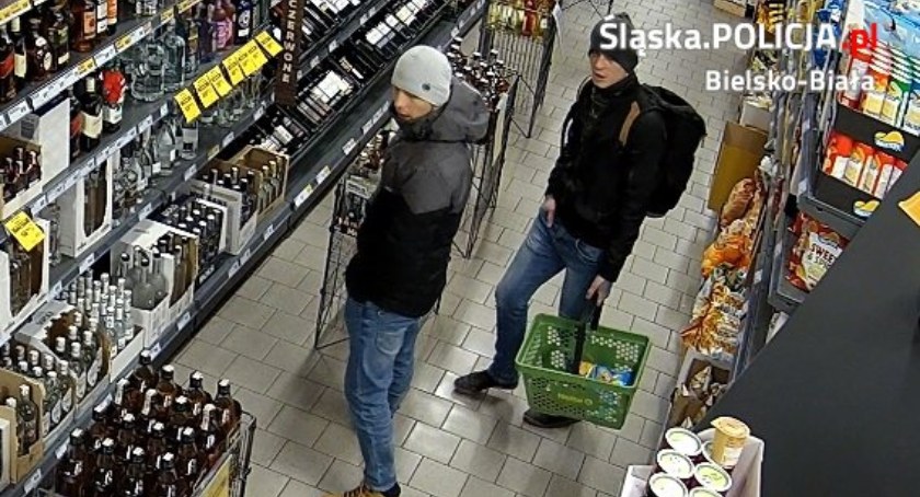 Bielska policja poszukuje dwóch złodziei [FOTO]