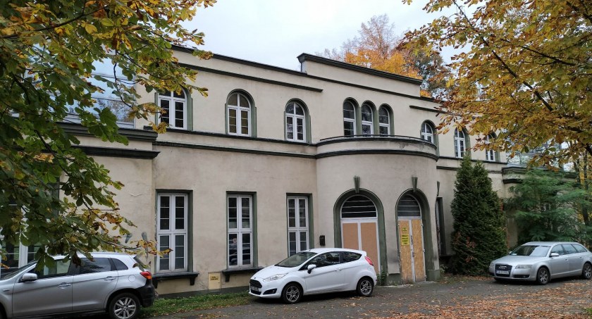 Pałacyk i korty w Parku Włókniarzy zostaną wyremontowane, już podpisano umowę