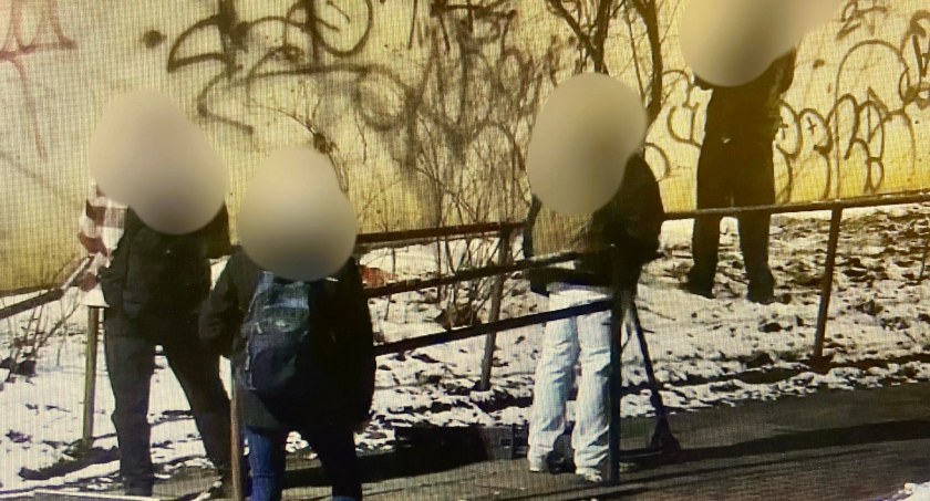 Grupa nastolatków przyłapana na dewastacji