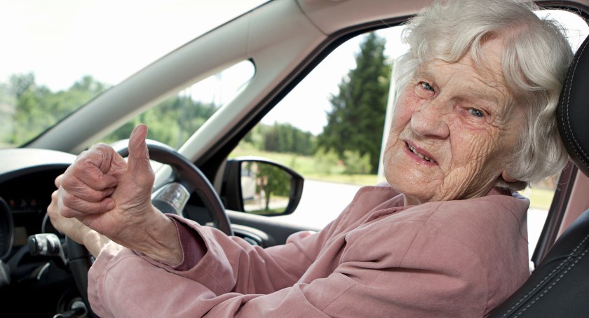 Ograniczenie uprawnień dla seniorów za kierownicą? W Unii trwają rozmowy