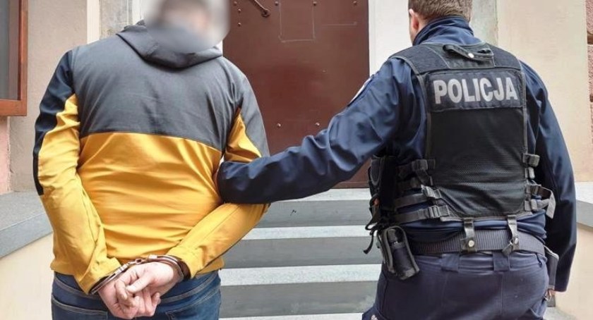 Za serią włamań i kradzieży w cieszyńskim stał Czech