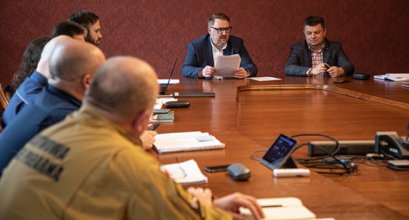 Ratusz podsumował działania służb w obliczu kryzysu jako niemal idealne