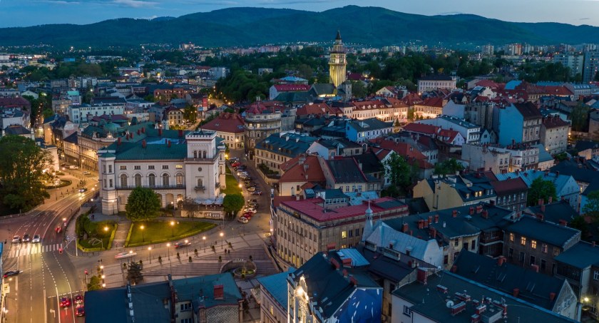 Planuj weekend w Beskidach: nocne zwiedzanie, festiwal nauki, wyprzedaż garażowa