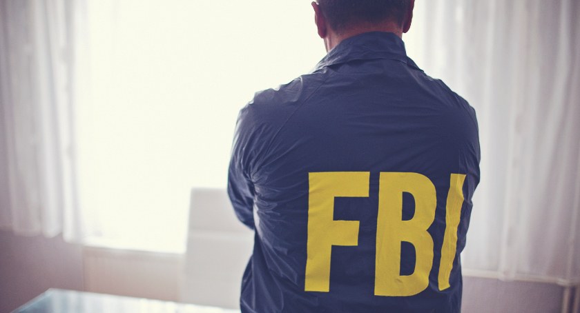 Podawał się za agenta FBI | 37-latek ujęty za zakłócanie porządku na festynie