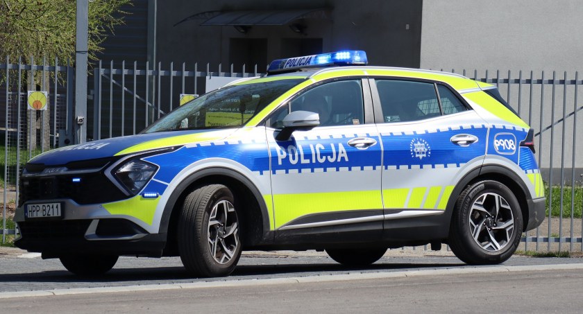 Pod wpływem narkotyków i z trzema zakazami, poszukiwana wpadła w ręce policji