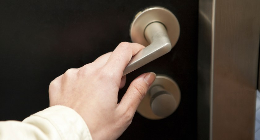 Bielszczanie zostali okradzeni bo nie zamknęli na noc drzwi do mieszkania