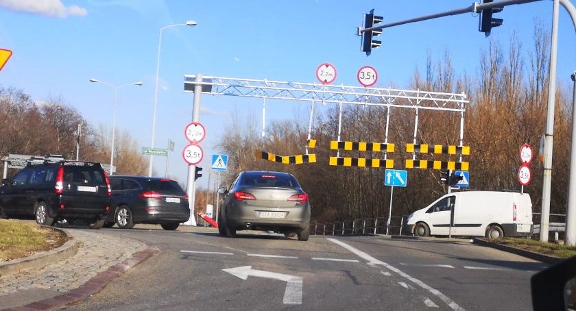 Sprawa mandatów na Rondzie Solidarności trafiła na biurko Ministra Infrastruktury