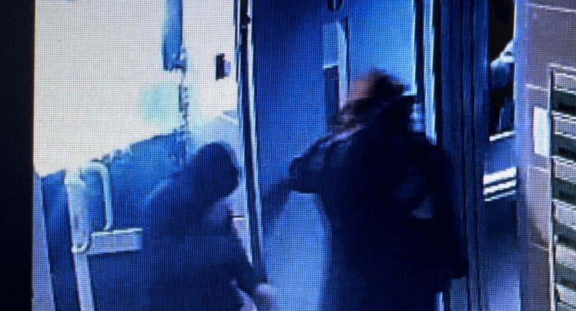Poszukiwane trzy kobiety, które okradły mieszkańca Bielska-Białej [FOTO]