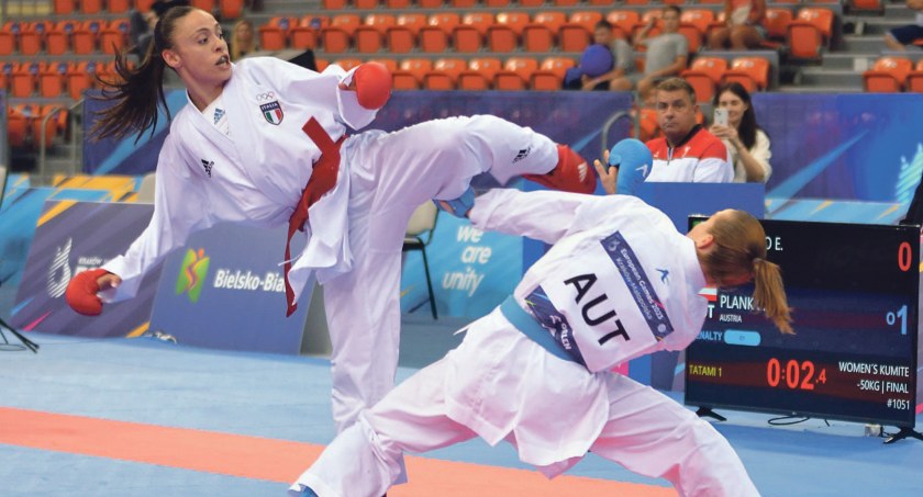 Igrzyska przy pustych  trybunach