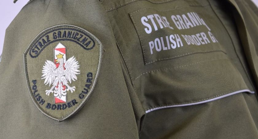 Poruszali się pieszo poboczem drogi ekspresowej