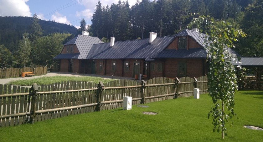 Skansen w Wiśle już prawie gotowy | Kiedy zostanie udostępniony zwiedzającym? [FOTO]