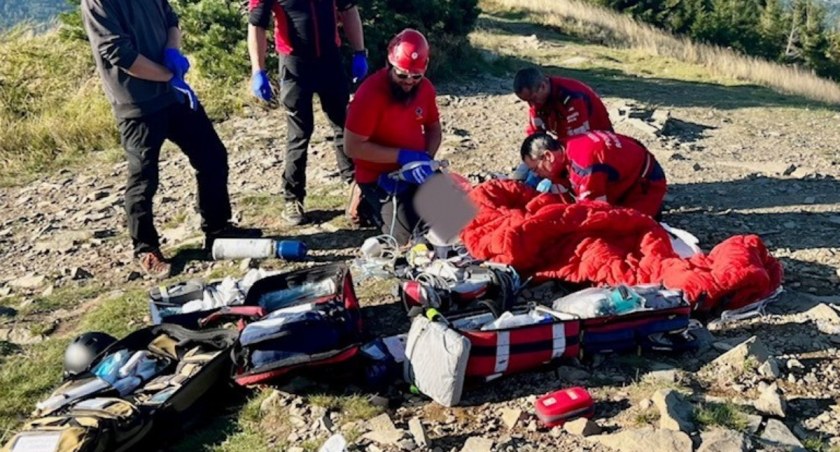 Paralotniarz uległ poważnemu wypadkowi na Skrzycznem | Zaangażowano śmigłowiec LPR [FOTO]