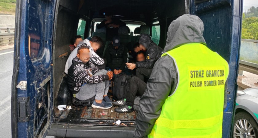 Kolejna duża grupa nielegalnych imigrantów zatrzymana przez bielskich pograniczników