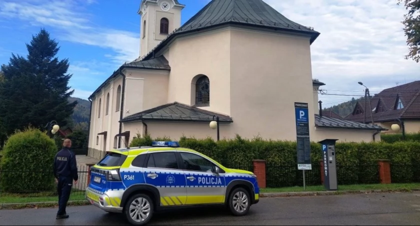 Włamanie do kościoła i kradzież | Policja poszukuje świadków