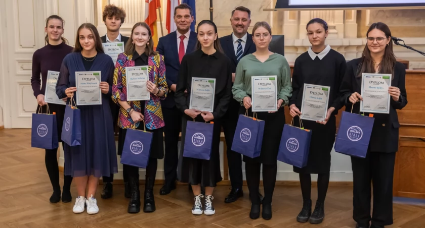 Najzdolniejsi uczniowie z Bielska-Białej otrzymali stypendia [FOTO]