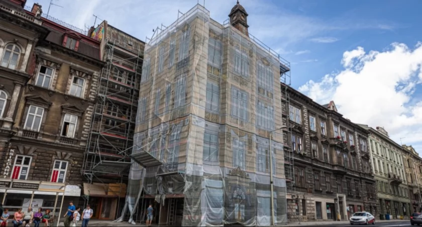 Utrudnienia w ruchu w związku z remontem dachu w centrum Bielska-Białej