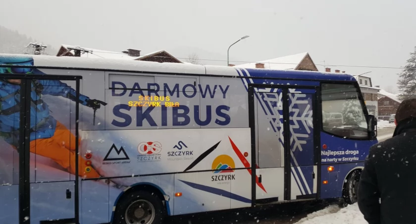 W Szczyrku ruszają darmowe skibusy i nowe połączenia autobusowe