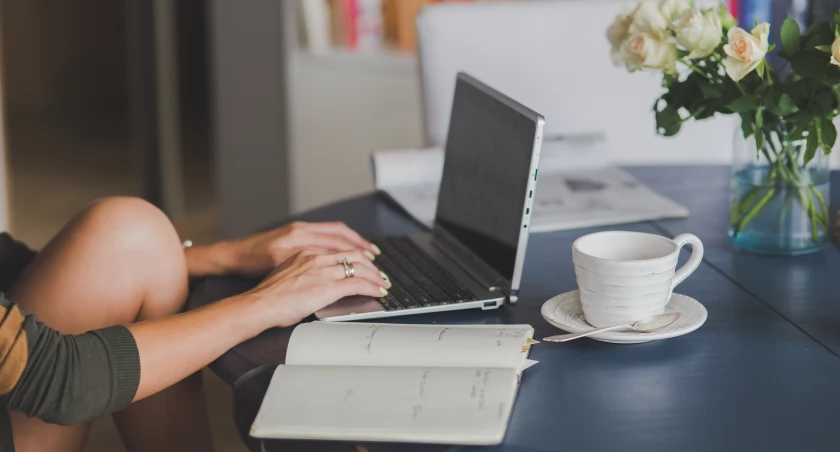 Czy warto zapisać się na studia podyplomowe online? Sprawdź!
