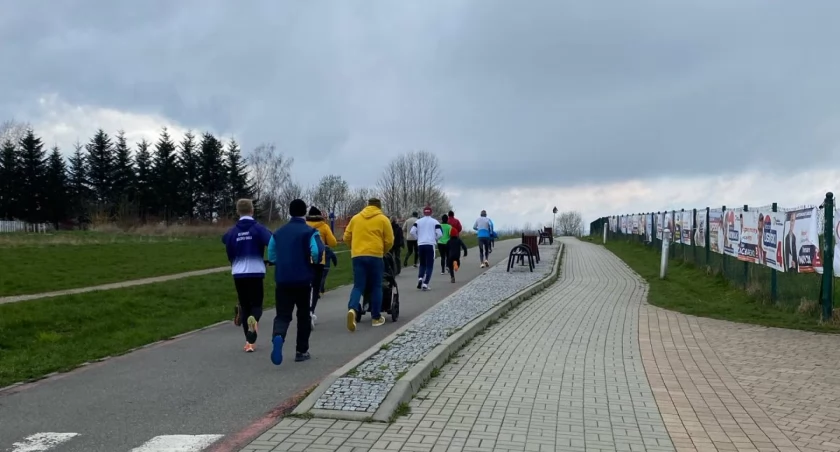 Rodzinne spotkania biegowe na bielskim lotnisku | Kolejne spotkanie 7 kwietnia