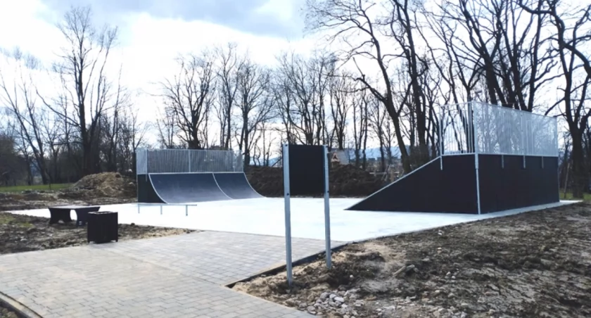 Skatepark w Hałcnowie nareszcie gotowy | W sobotę wielkie otwarcie