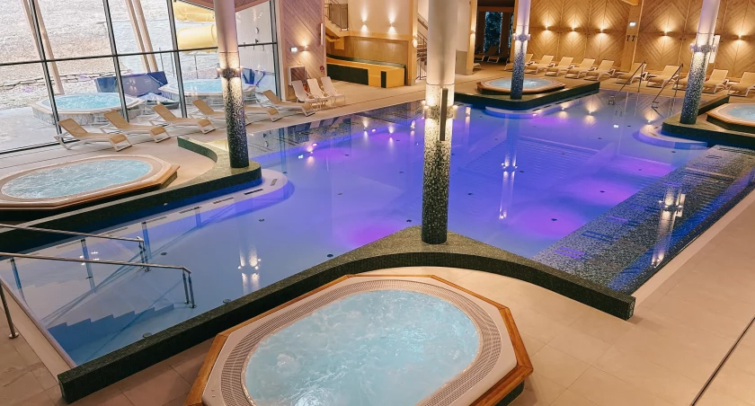 Pierwszy aqua park w Szczyrku już działa | Ogromna strefa saun i aż 13 jacuzzi [FOTO]