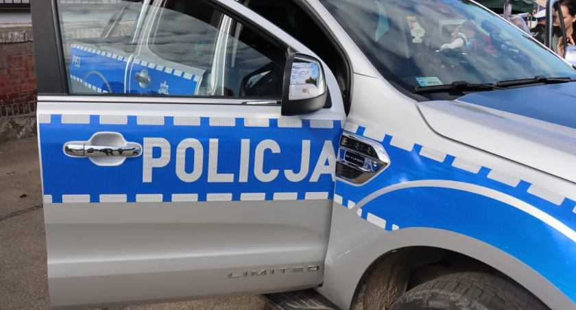 Rozbitą butelką zranił twarz 29-latka 