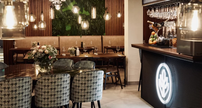 Gdzie zjeść lunch w Bielsku-Białej? Odwiedź Restaurację Dębową! 