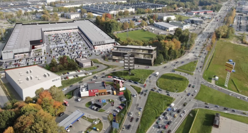 Budowany przy Warszawskiej park handlowy został sprzedany i ma już nową nazwę