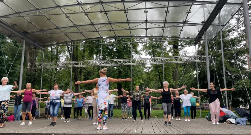 Dzień Dobry BCK, czyli kolejny sezon porannych ćwiczeń w Parku Słowackiego 