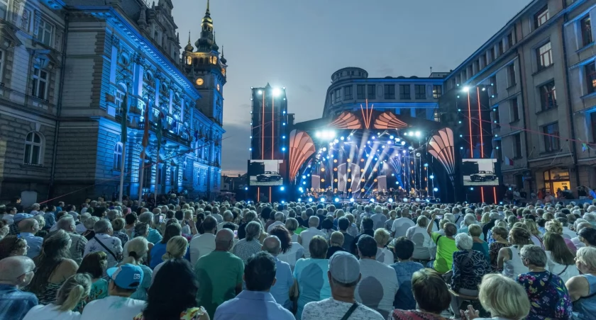 Koncert z Bielska-Białej na antenia TVP2. Królowa Swingu