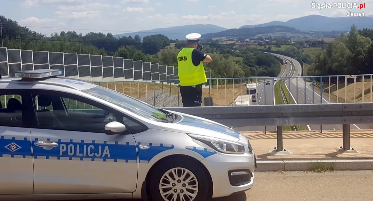 Jazda na zderzaku pod lupą: Akcja policji na S52
