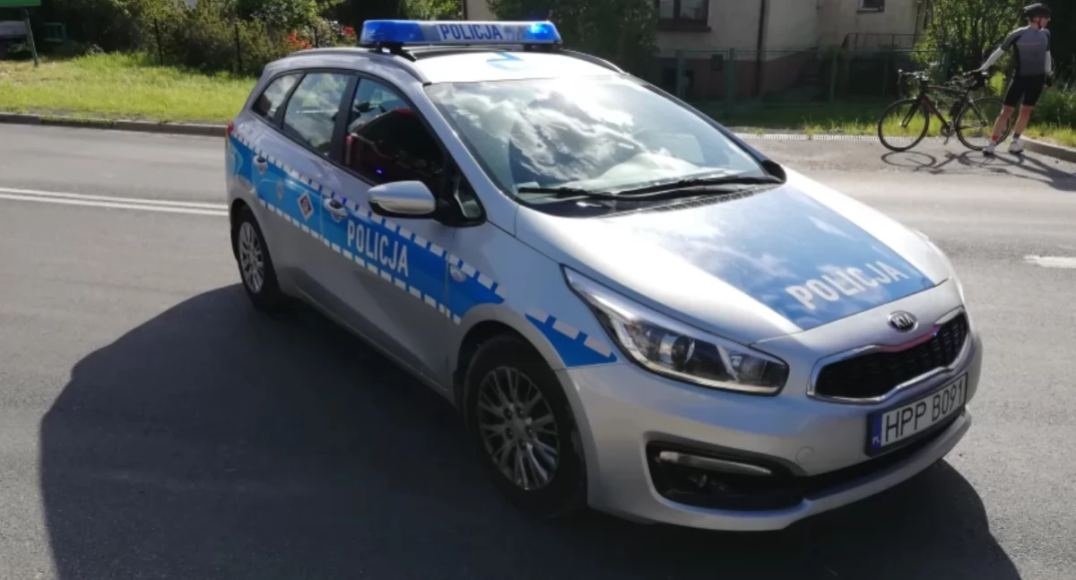 Na policyjnych kogutach do porodu