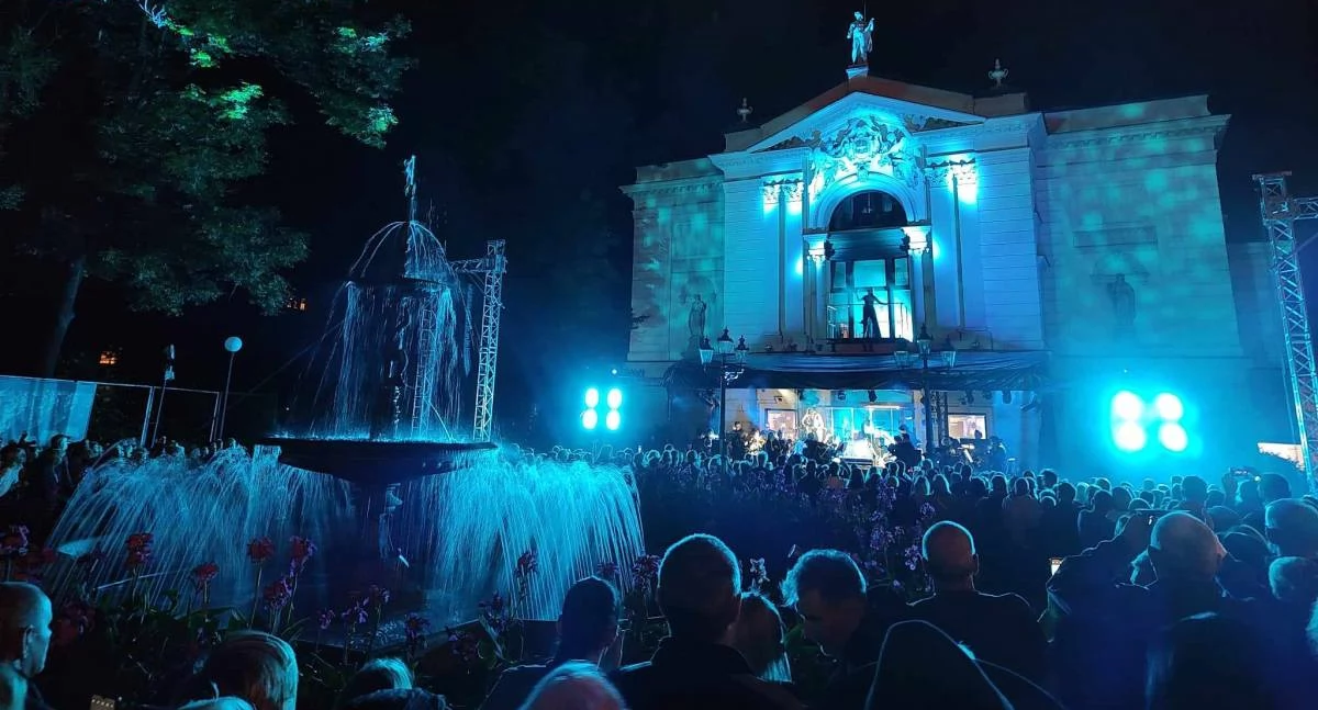 Koncert w oknie bielskiego teatru | Artyści zagrają przeboje Romualda Lipko
