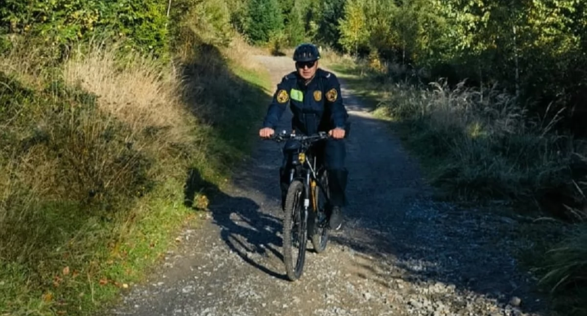 Straż Miejska w Bielsku-Białej patroluje lasy na rowerach