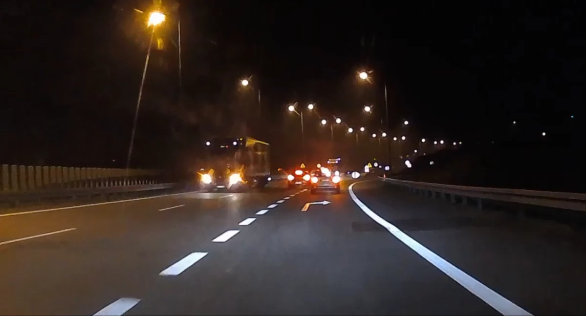 Dwie ciężarówki jechały pod prąd na S1. Policja szuka świadków