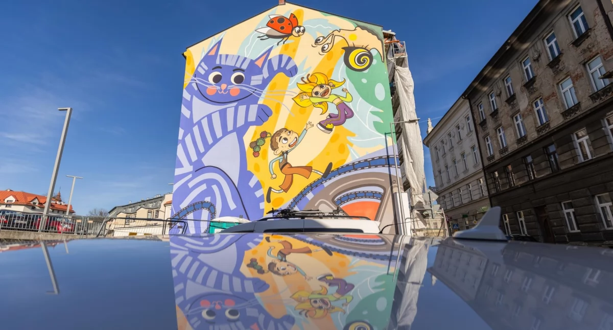 Nowy bielski mural przy ulicy Cieszyńskiej. Bajkowa podróż przez polską stolicę animacji 