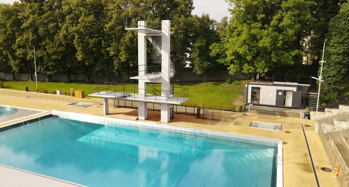 Wieża na basenie Panorama odzyska dawną funkcjonalność. Wizualizacje pokazują, jak będzie wyglądała po modernizacj