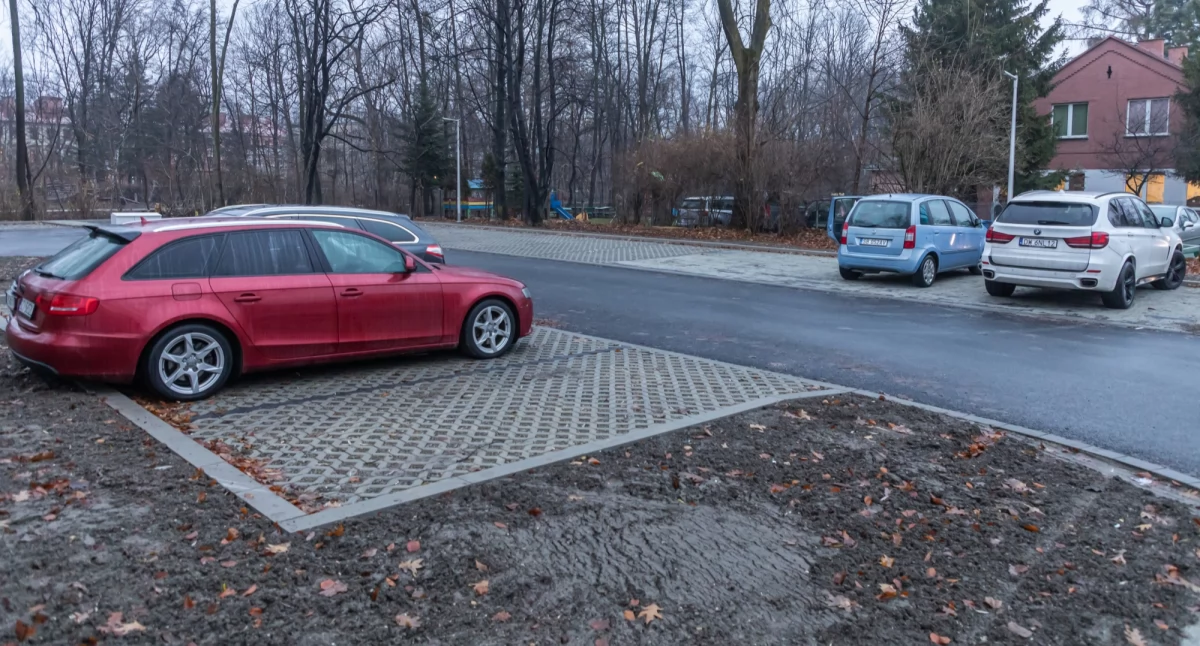 Bielsko-Biała zyskała nowe miejsca parkingowe przy Parku Włókniarzy